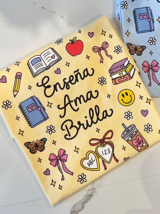 PRESALE - Enseña Ama Brilla Doodles Tee